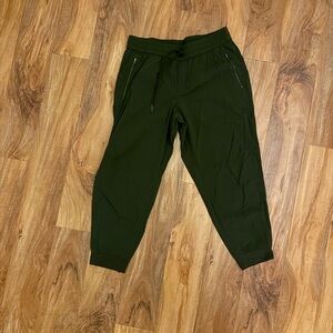 Athleta Women’s Trekkie Relaxed Mid Rise Jogger